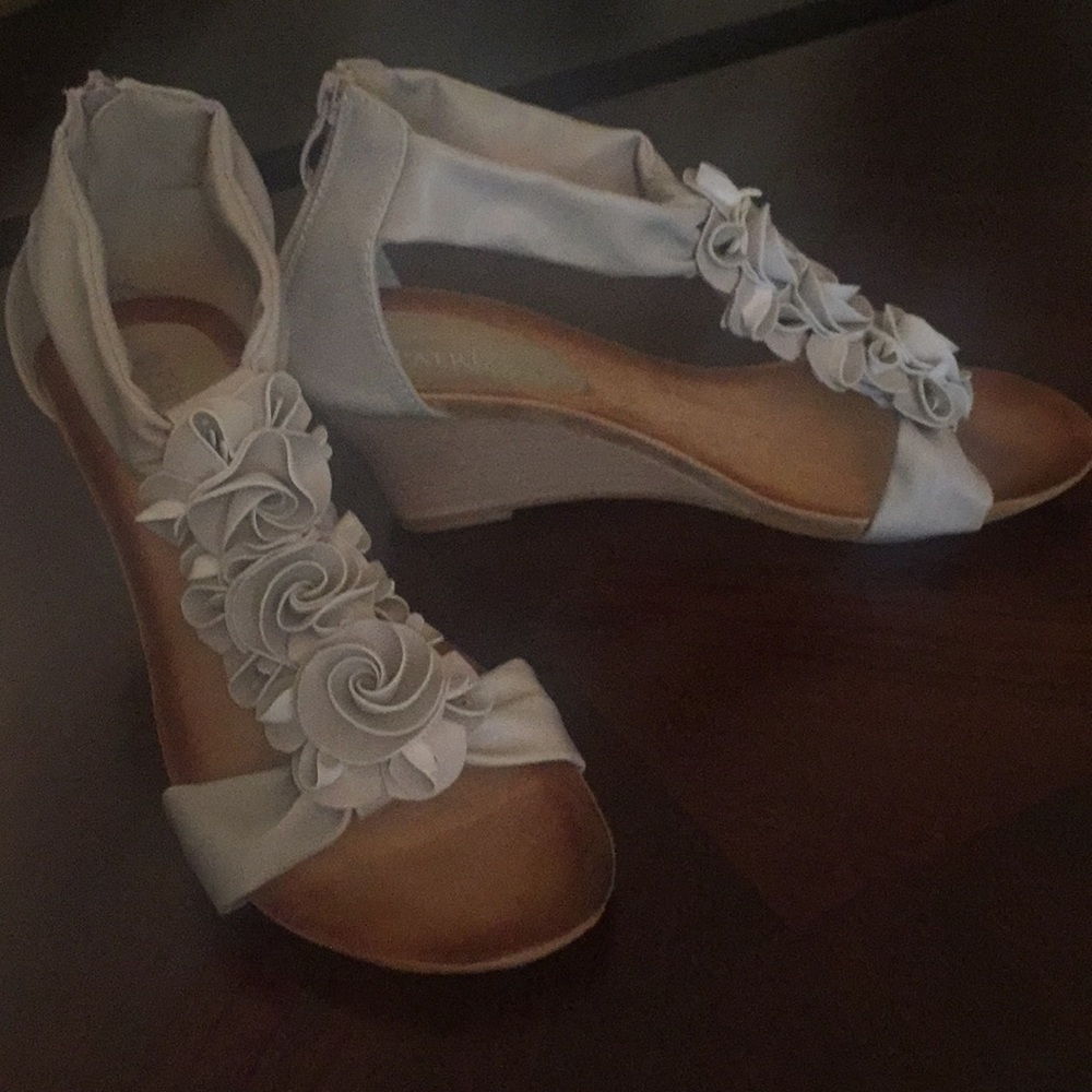 Patrizia Beige 8.5 doll babies!!